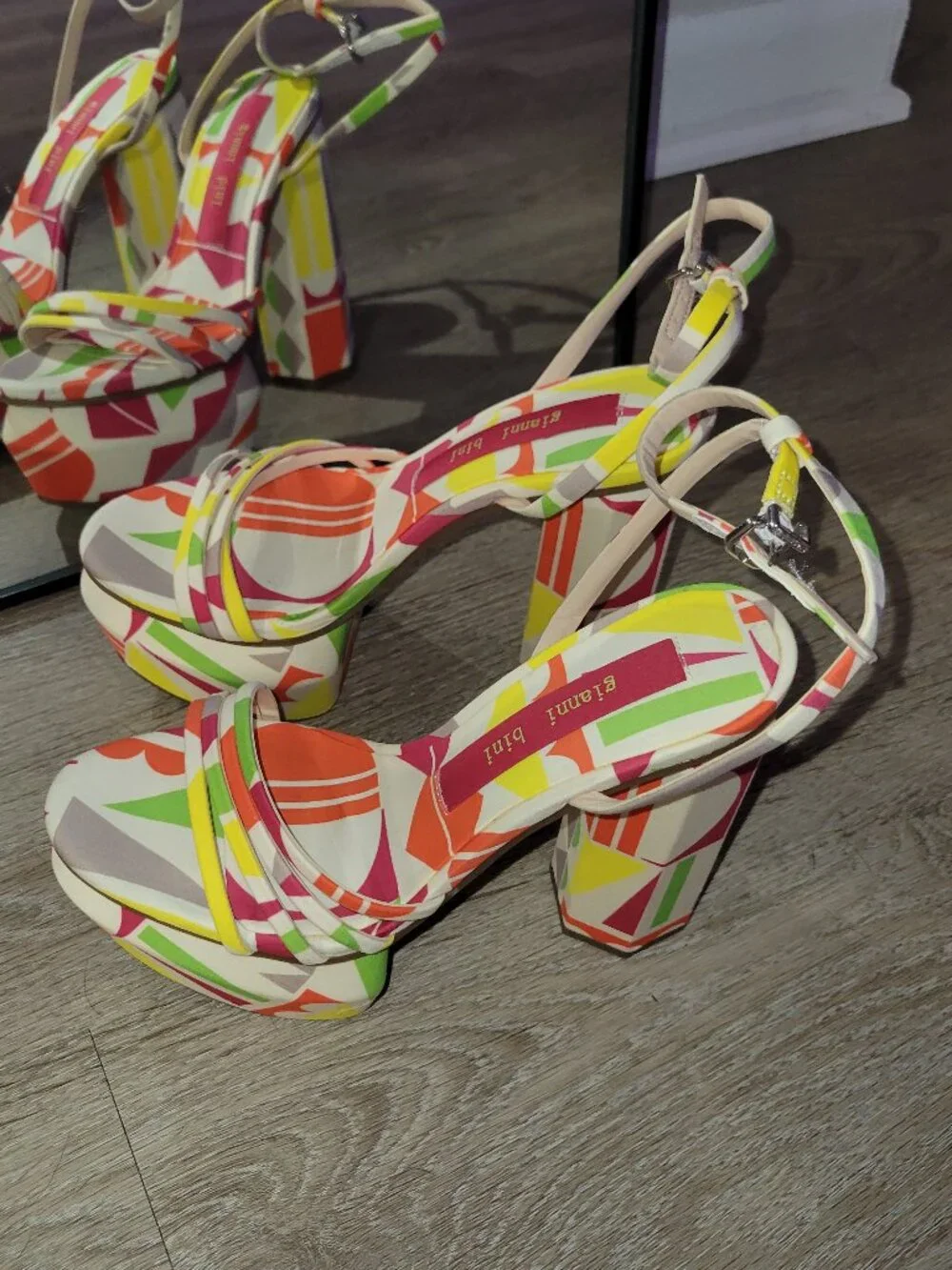 Gianni Bini retro platforms size 6.5
